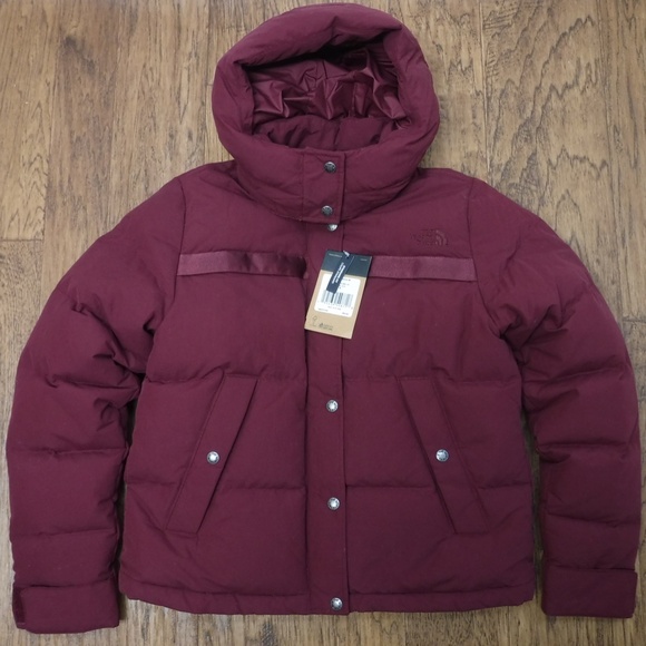 The North Face 550 Burgundy Color Hoodie Down Puffer Jacket - Picture 1 of 10